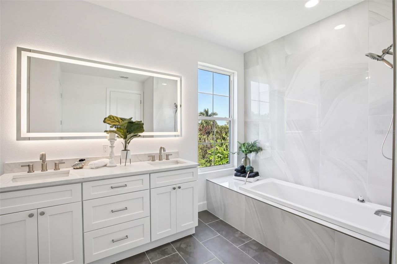 126 Ricardo Way Ne, Saint Petersburg, FL 33704 Photo