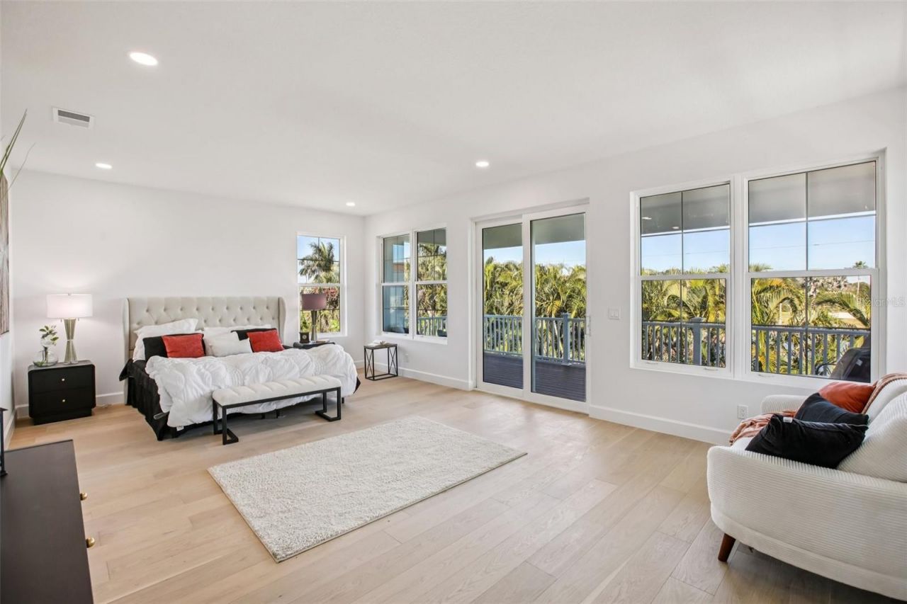 126 Ricardo Way Ne, Saint Petersburg, FL 33704 Photo