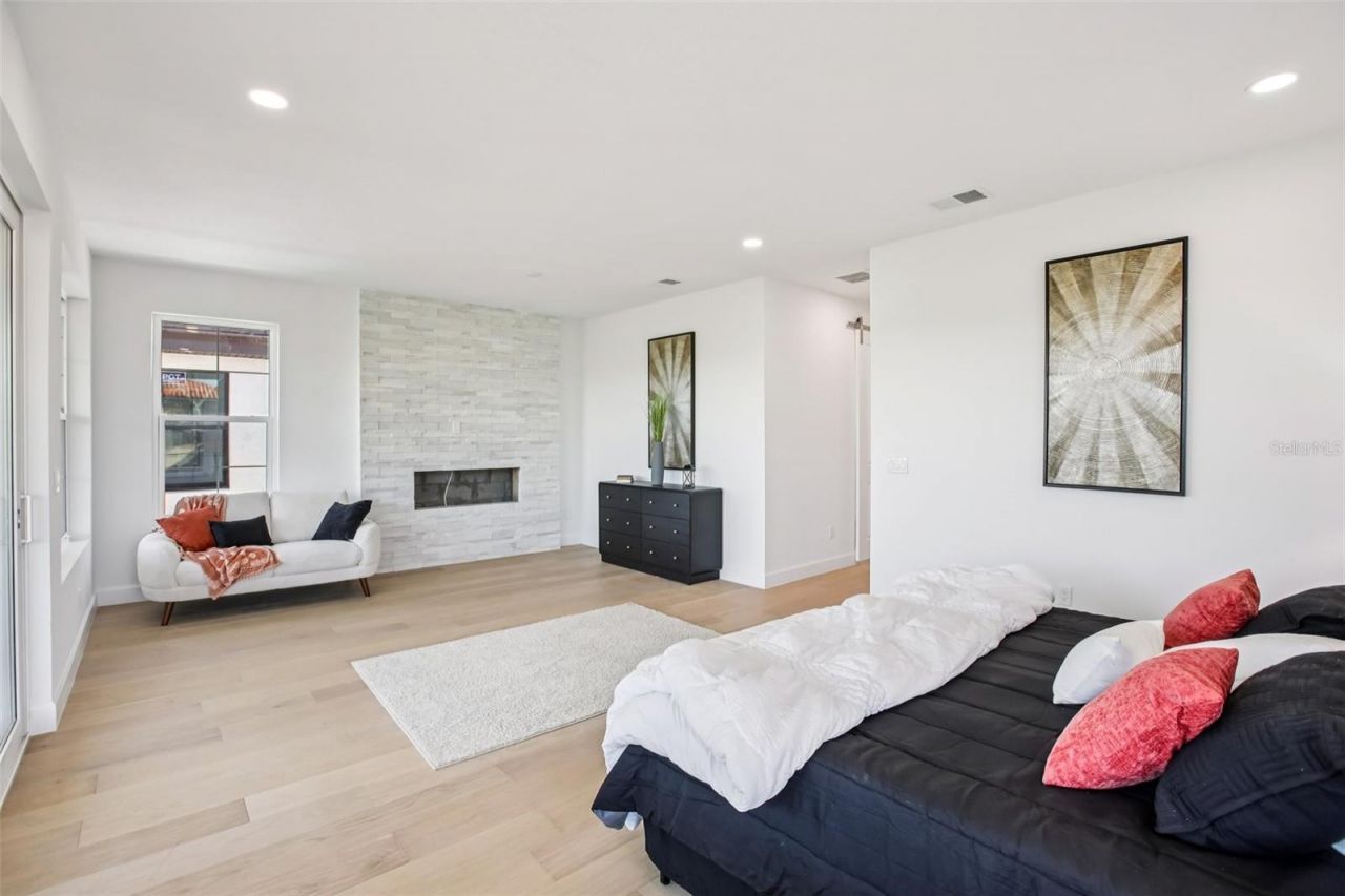 126 Ricardo Way Ne, Saint Petersburg, FL 33704 Photo