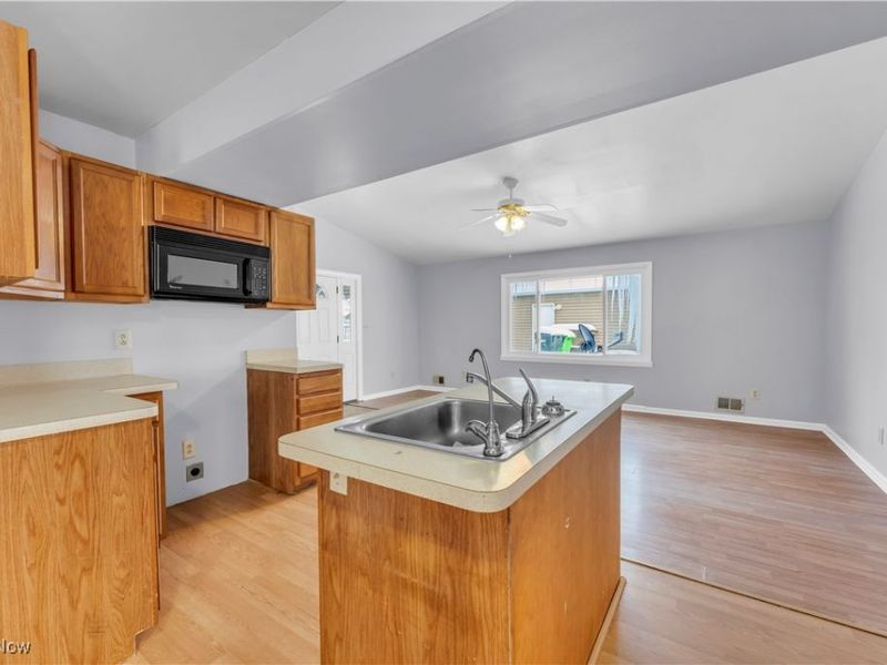 369 E 232nd Street, Euclid, OH 44123 Photo 12