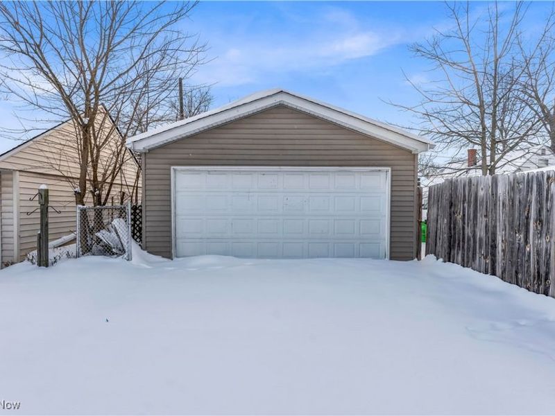 369 E 232nd Street, Euclid, OH 44123 Photo 23