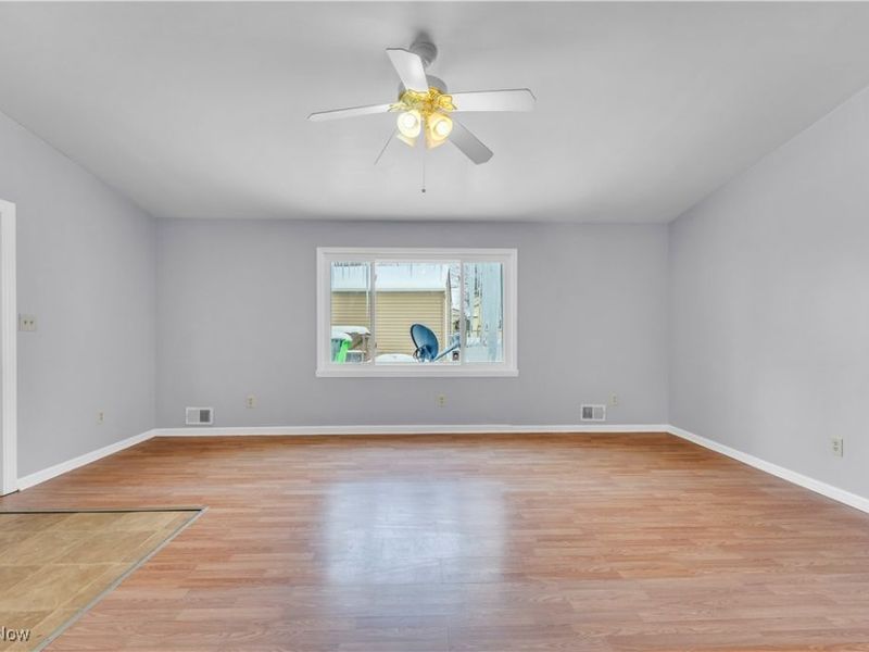 369 E 232nd Street, Euclid, OH 44123 Photo 3