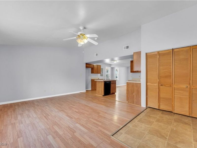 369 E 232nd Street, Euclid, OH 44123 Photo 4