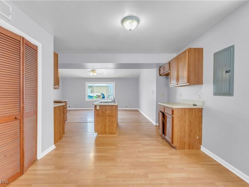 369 E 232nd Street, Euclid, OH 44123 Photo 8