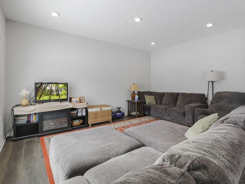 408 Jameson Lane, Newark, OH 43055 Photo 7