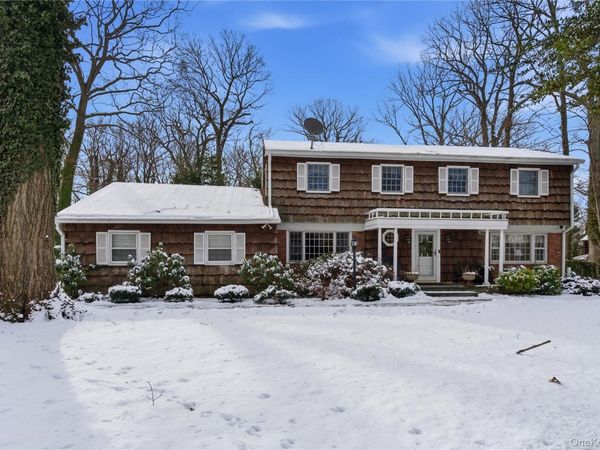 65 Avery Road, Woodbury, NY 11797