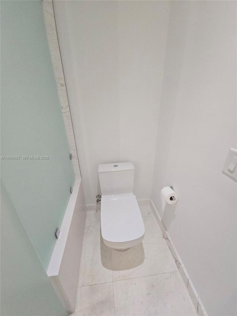 851 NE 1st Ave , Unit 4604, Miami, FL 33132 Photo