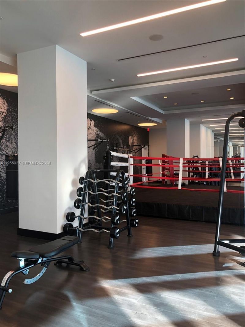 851 NE 1st Ave , Unit 4604, Miami, FL 33132 Photo