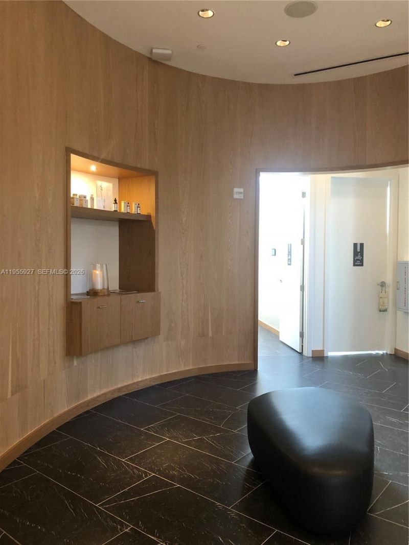 851 NE 1st Ave , Unit 4604, Miami, FL 33132 Photo