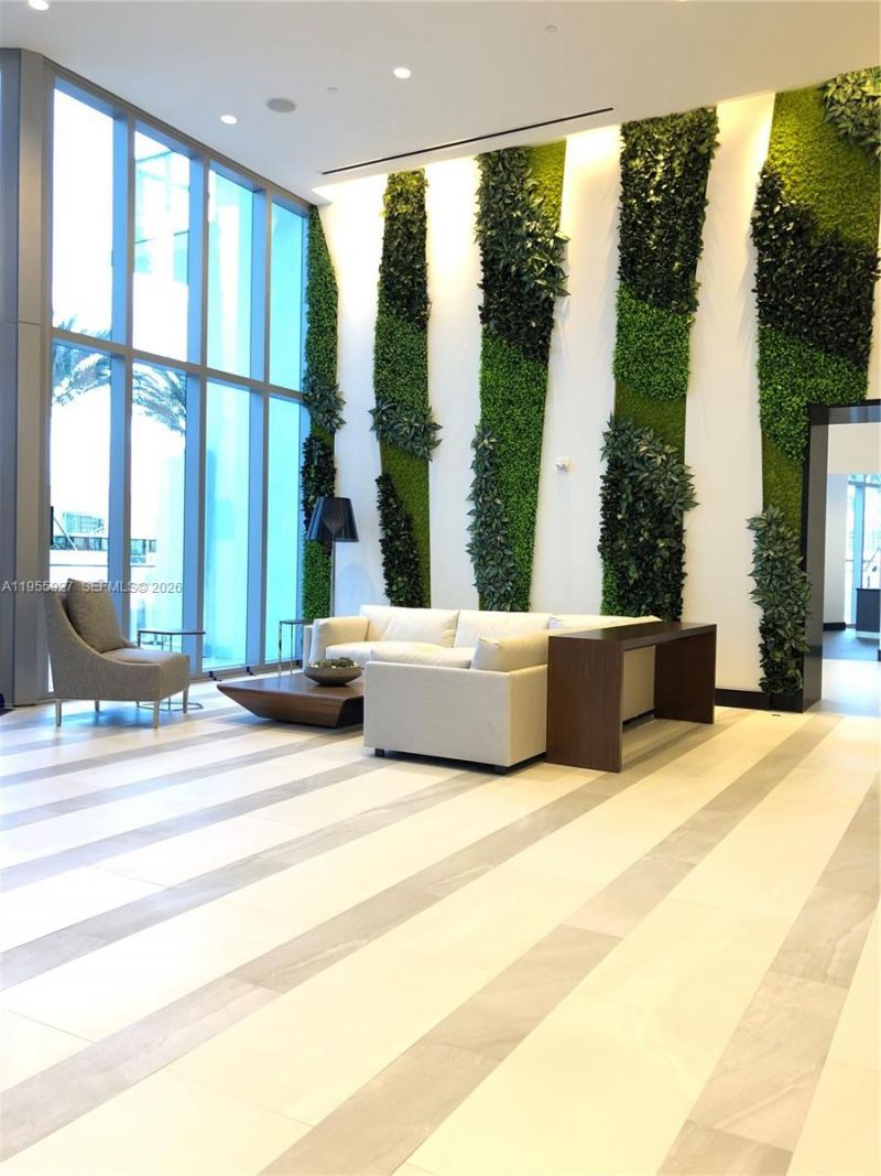 851 NE 1st Ave , Unit 4604, Miami, FL 33132 Photo