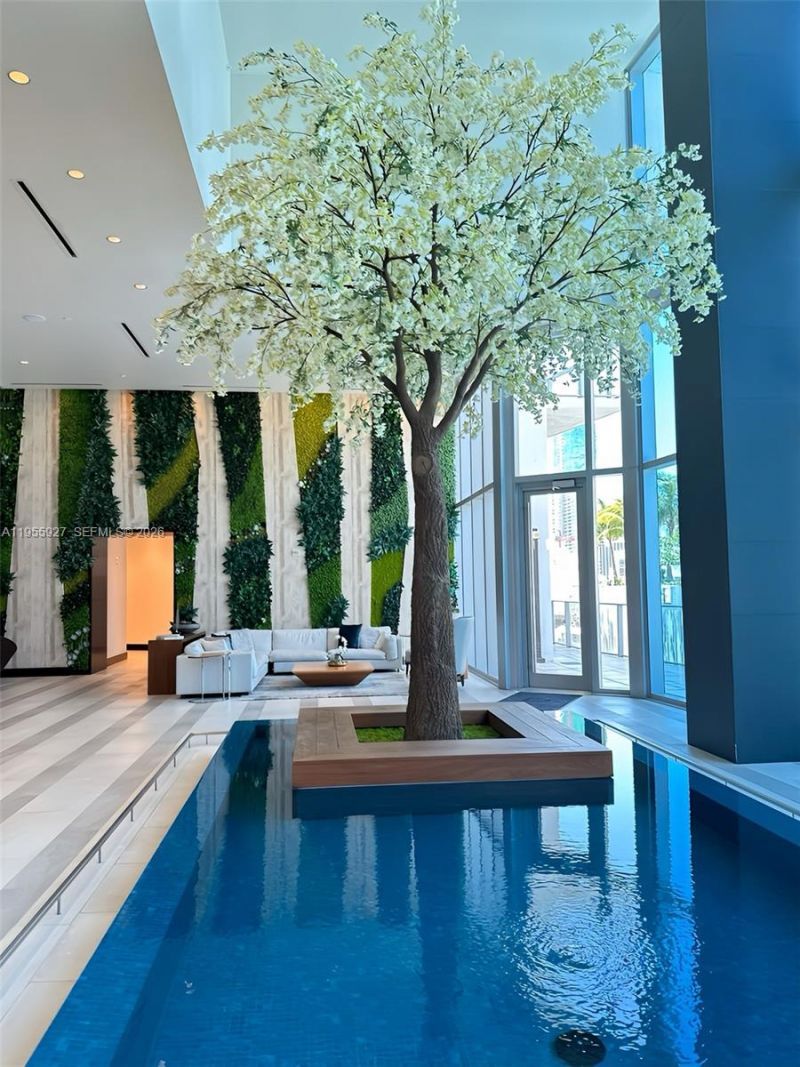 851 NE 1st Ave , Unit 4604, Miami, FL 33132 Photo