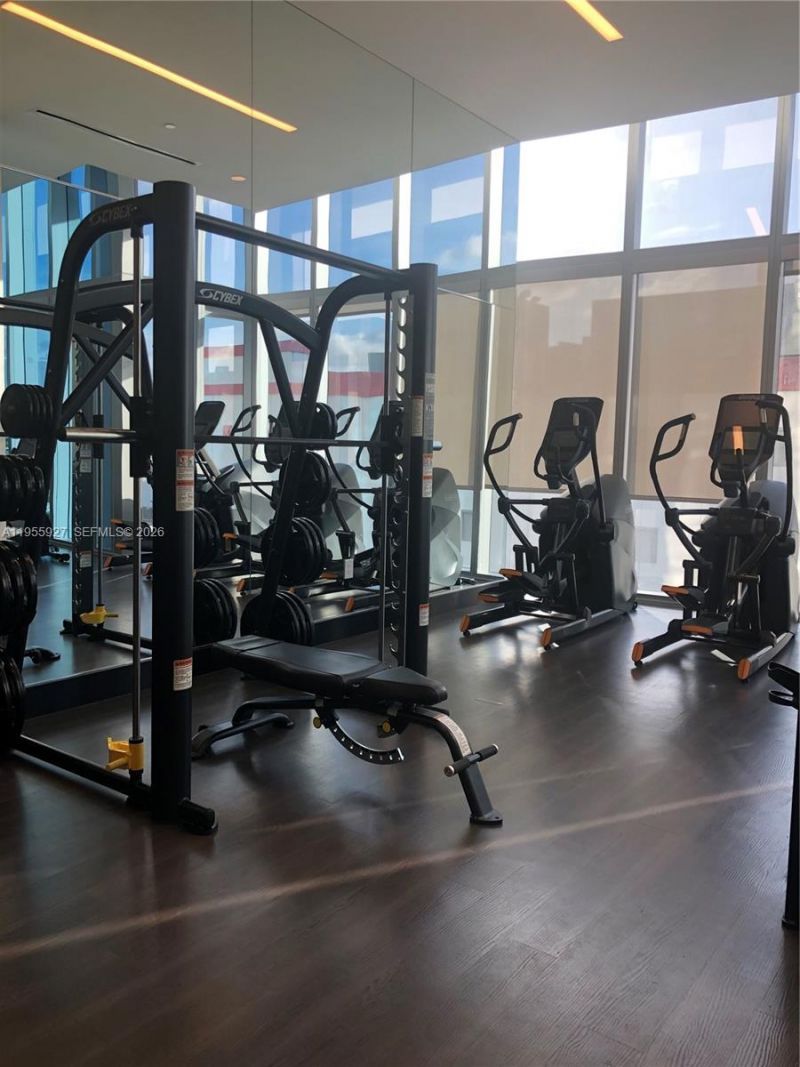 851 NE 1st Ave , Unit 4604, Miami, FL 33132 Photo