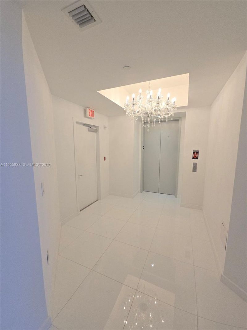 851 NE 1st Ave , Unit 4604, Miami, FL 33132 Photo