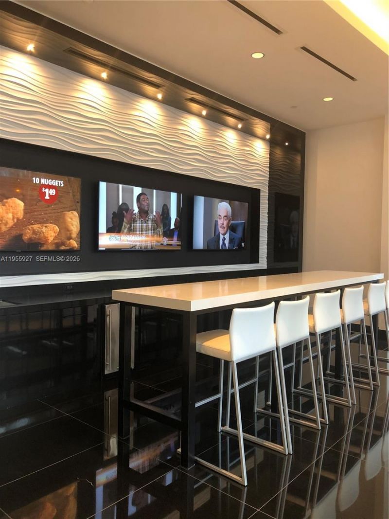 851 NE 1st Ave , Unit 4604, Miami, FL 33132 Photo