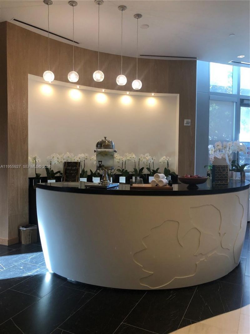 851 NE 1st Ave , Unit 4604, Miami, FL 33132 Photo