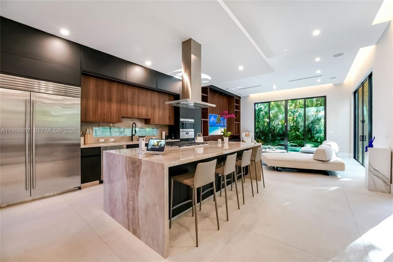 2805 Freeman St, Miami, FL 33133 Photo
