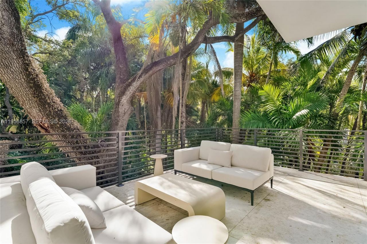 2805 Freeman St, Miami, FL 33133 Photo