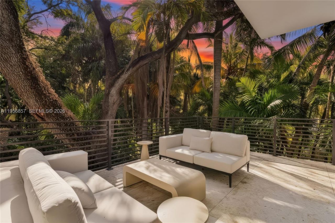 2805 Freeman St, Miami, FL 33133 Photo