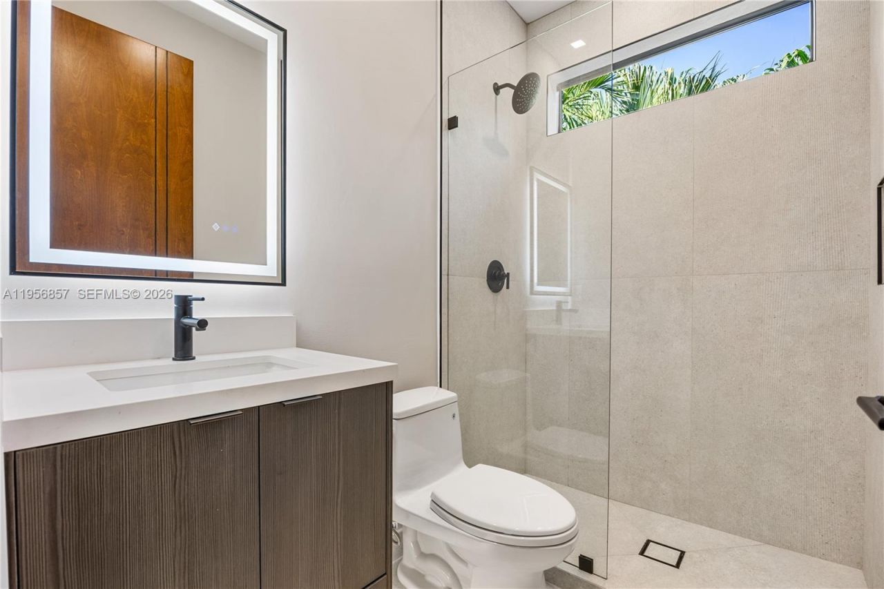 2805 Freeman St, Miami, FL 33133 Photo