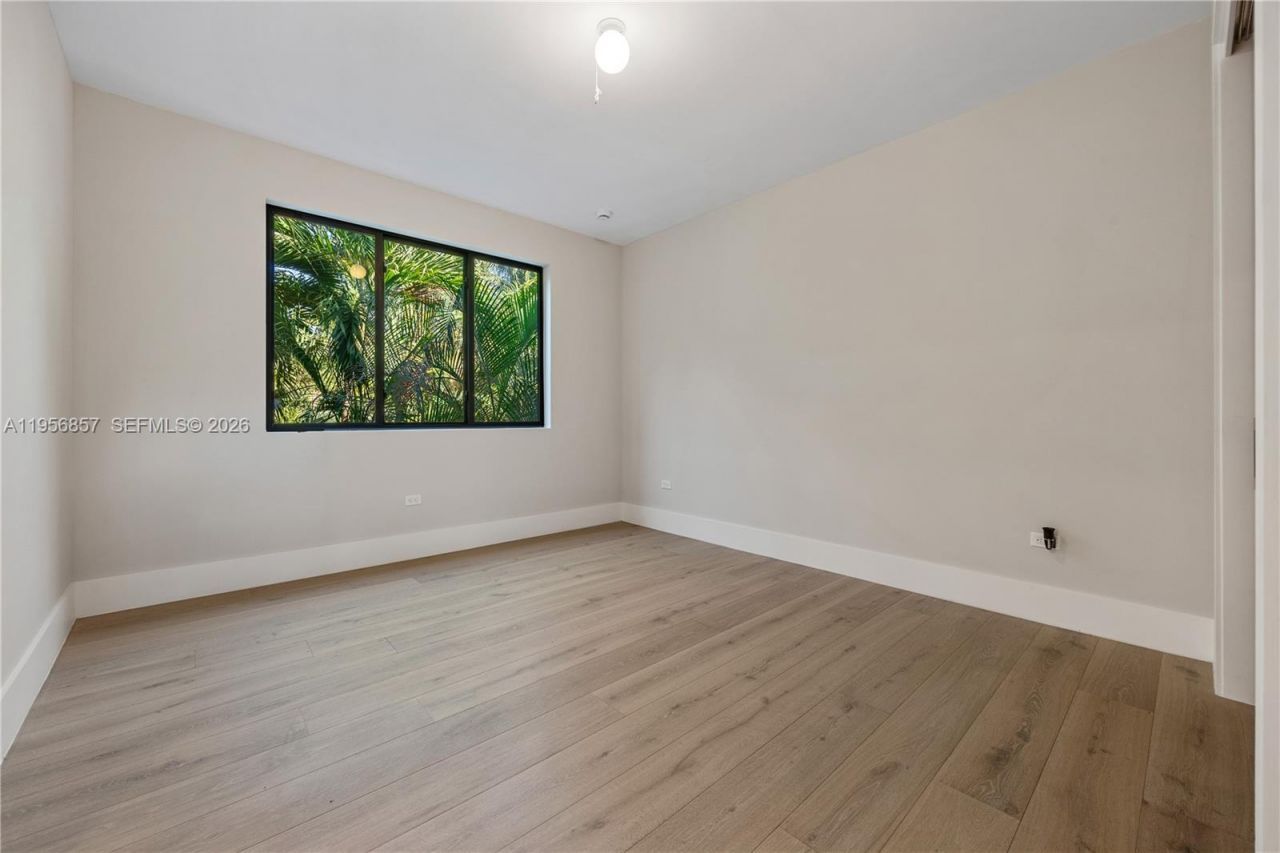 2805 Freeman St, Miami, FL 33133 Photo