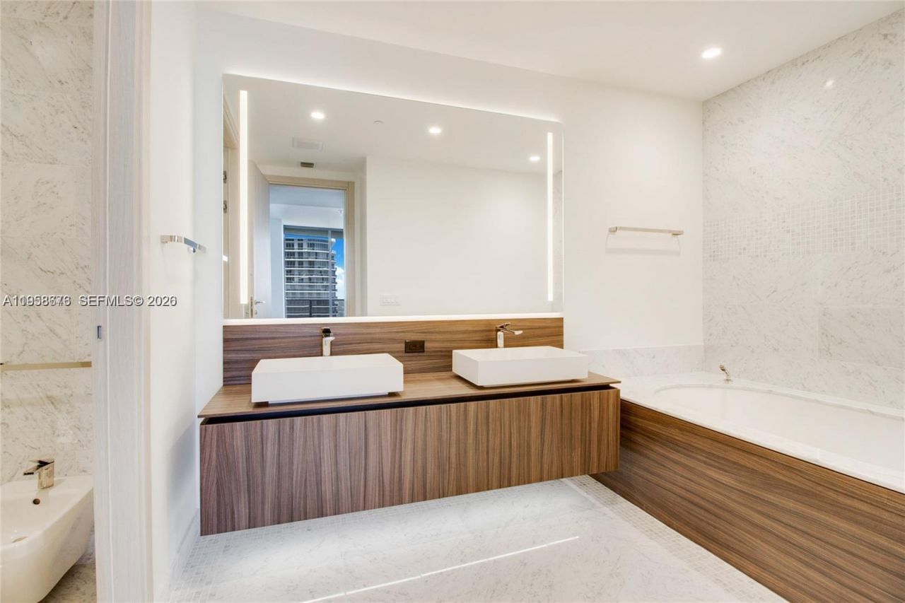 1000 Brickell Plz, Unit PH5408, Miami, FL 33131 Photo