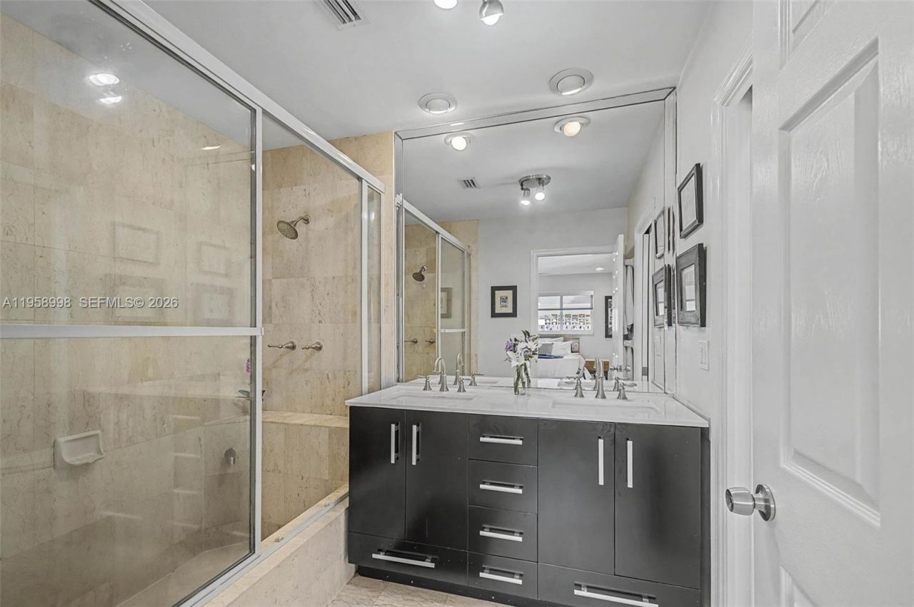 7950 SW 161st St, Palmetto Bay, FL 33157 Photo