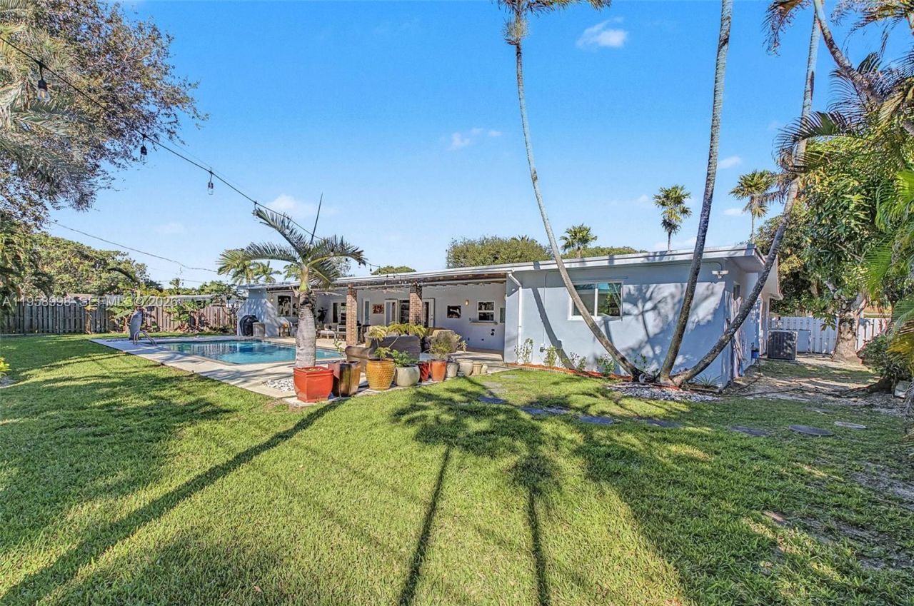 7950 SW 161st St, Palmetto Bay, FL 33157 Photo