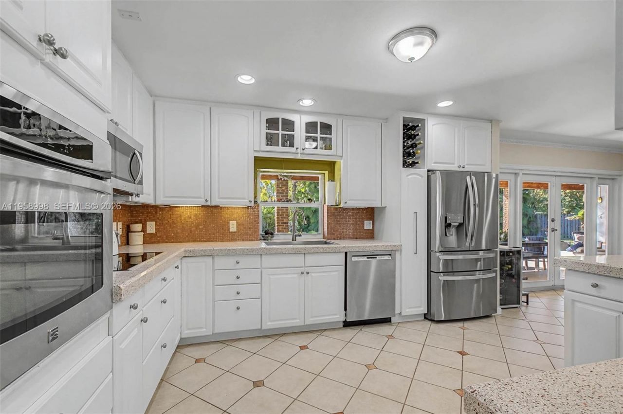 7950 SW 161st St, Palmetto Bay, FL 33157 Photo