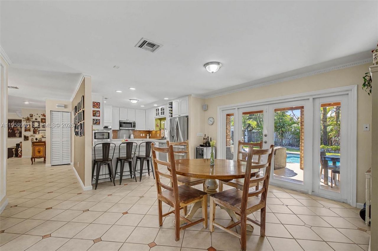 7950 SW 161st St, Palmetto Bay, FL 33157 Photo