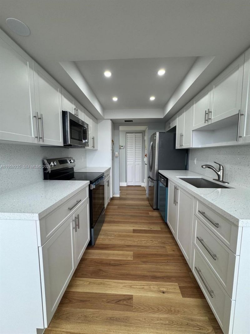 1200 Saint Charles Pl , Unit 419, Pembroke Pines, FL 33026 Photo