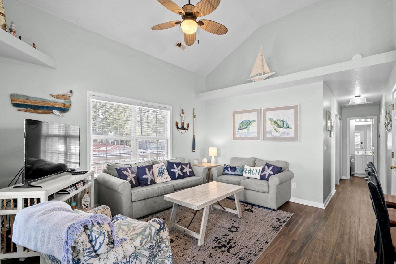 6001 - 1659 S Kings Hwy. Photo 15