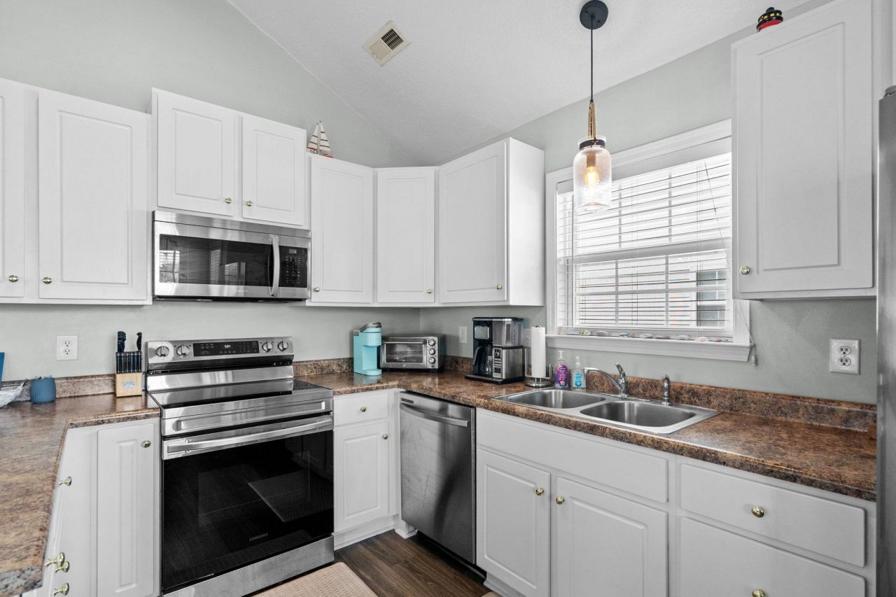 6001 - 1659 S Kings Hwy. Photo 26