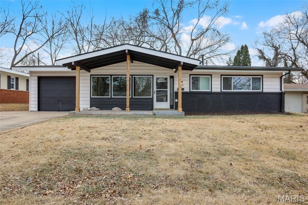 3130 Kingsley Drive, Florissant, MO 63033 Main Photo