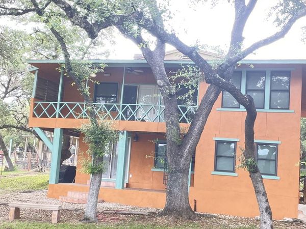781 Lookout Dr, Lakehills, TX 78063