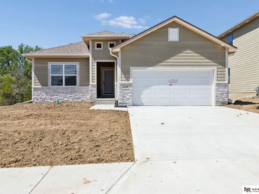 11306 Portage Circle, Papillion, NE 68046
