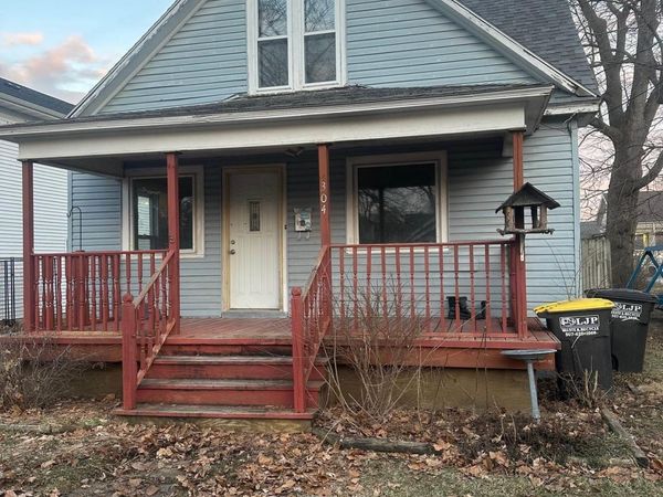 304 S Iowa Avenue, Eagle Grove, IA 50533