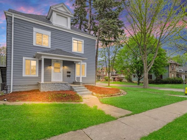 209 E Washington Street, West Chicago, IL 60185