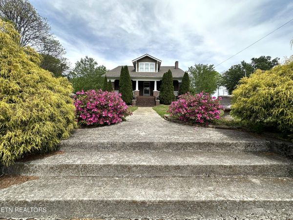 201 W Washington Ave, Clinton, TN 37716