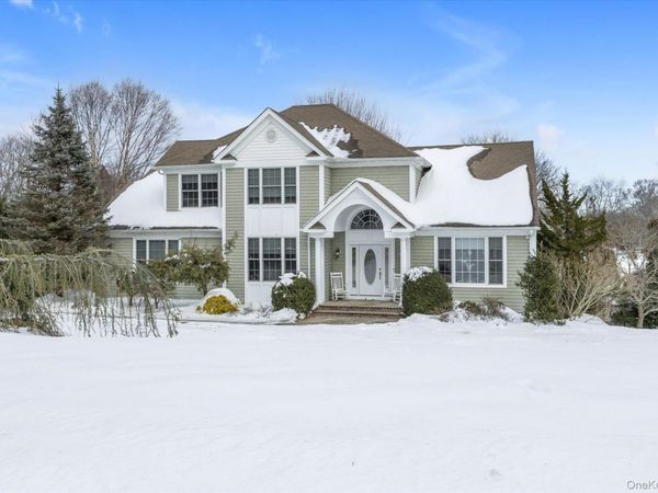 86 Louise Court, Riverhead, NY 11901