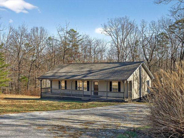 208 Frontier Dr , Grimsley, TN 38565