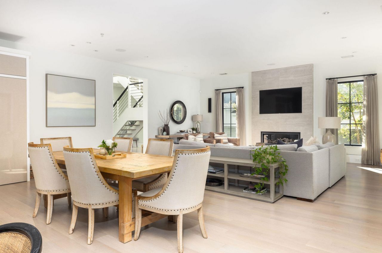 341 Bridgetown Pass Photo 18