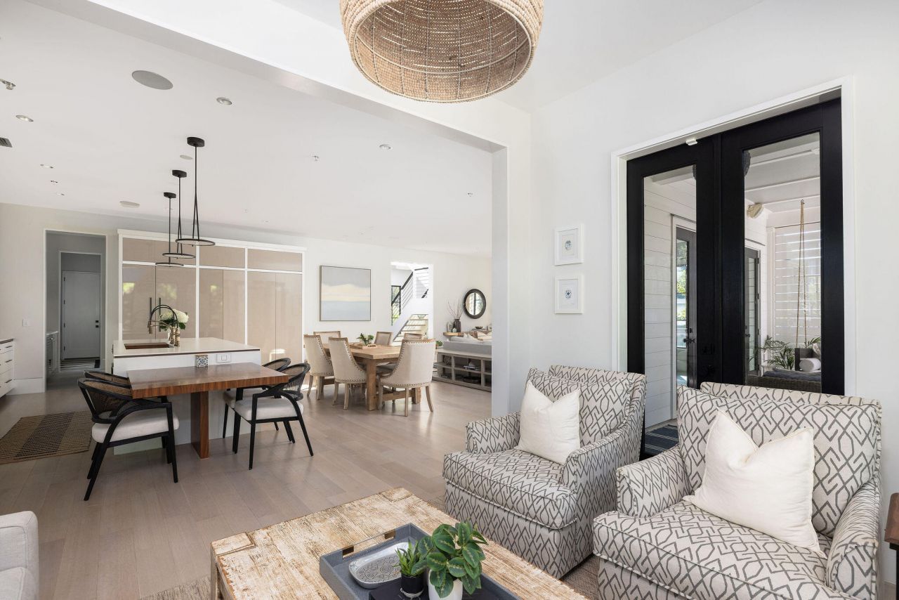 341 Bridgetown Pass Photo 22