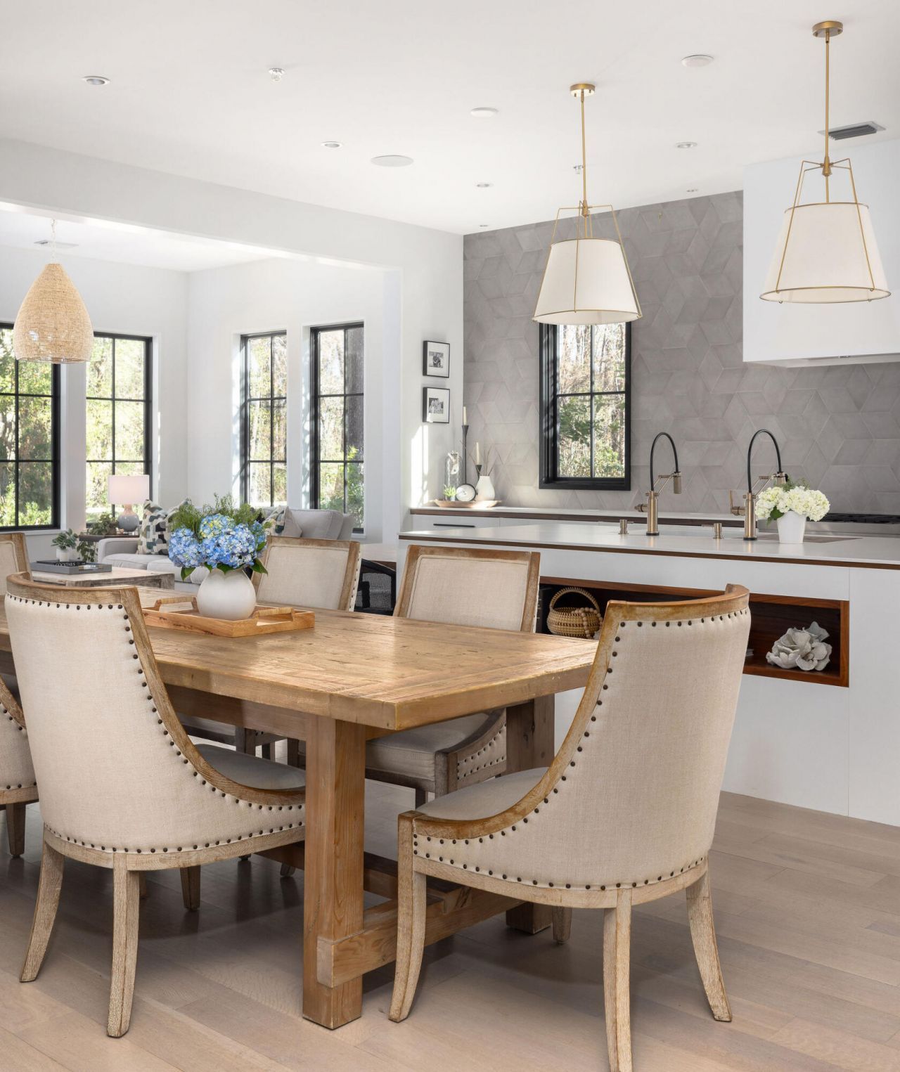 341 Bridgetown Pass Photo 44