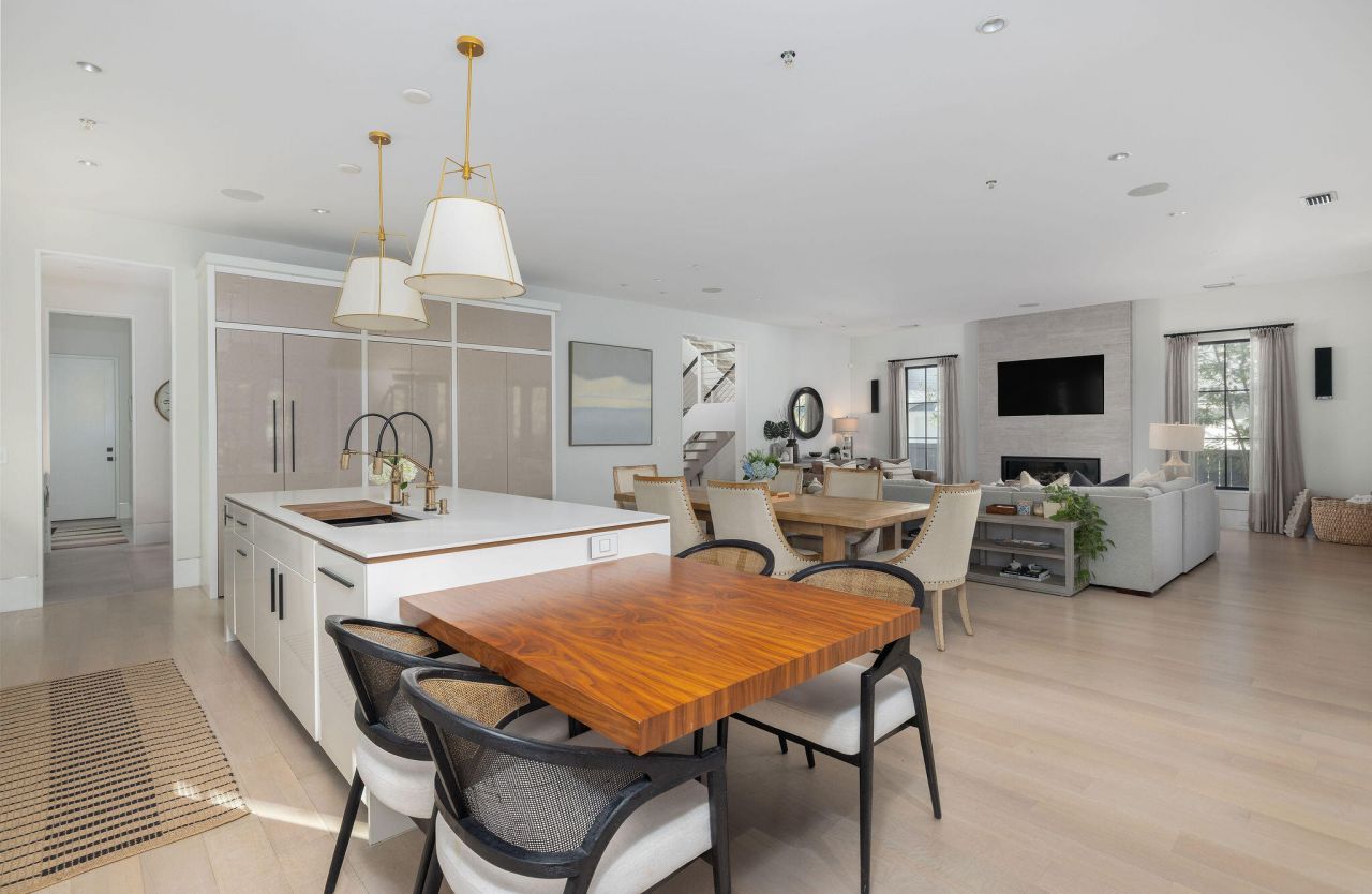 341 Bridgetown Pass Photo 48