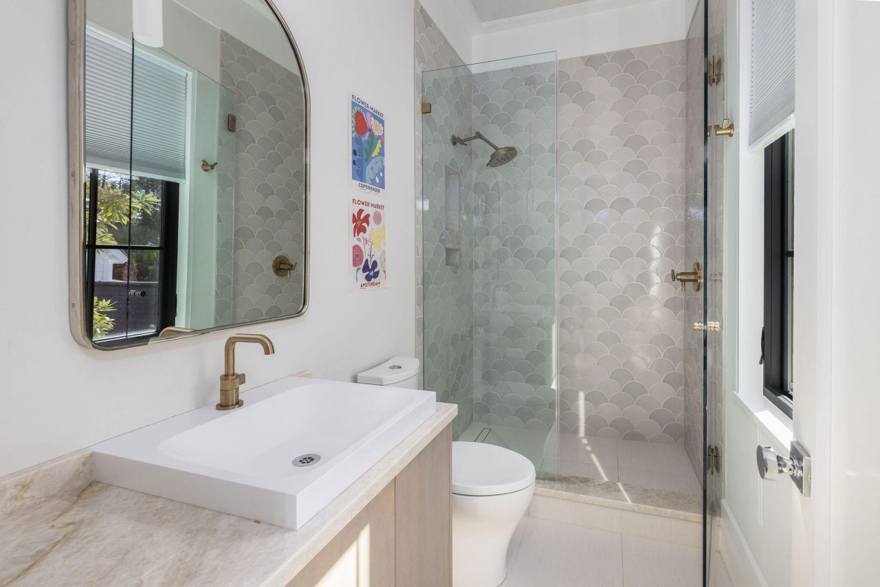 341 Bridgetown Pass Photo 74