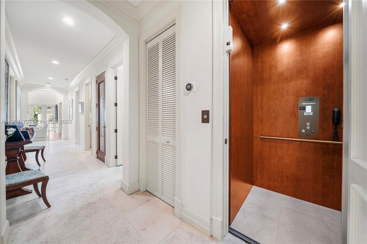 8400 SW 52nd Ave, Miami, FL 33143 Photo