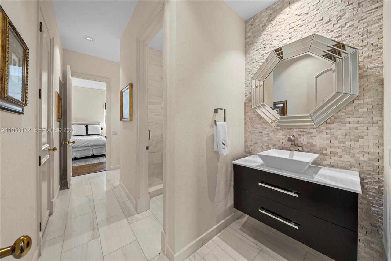 8400 SW 52nd Ave, Miami, FL 33143 Photo