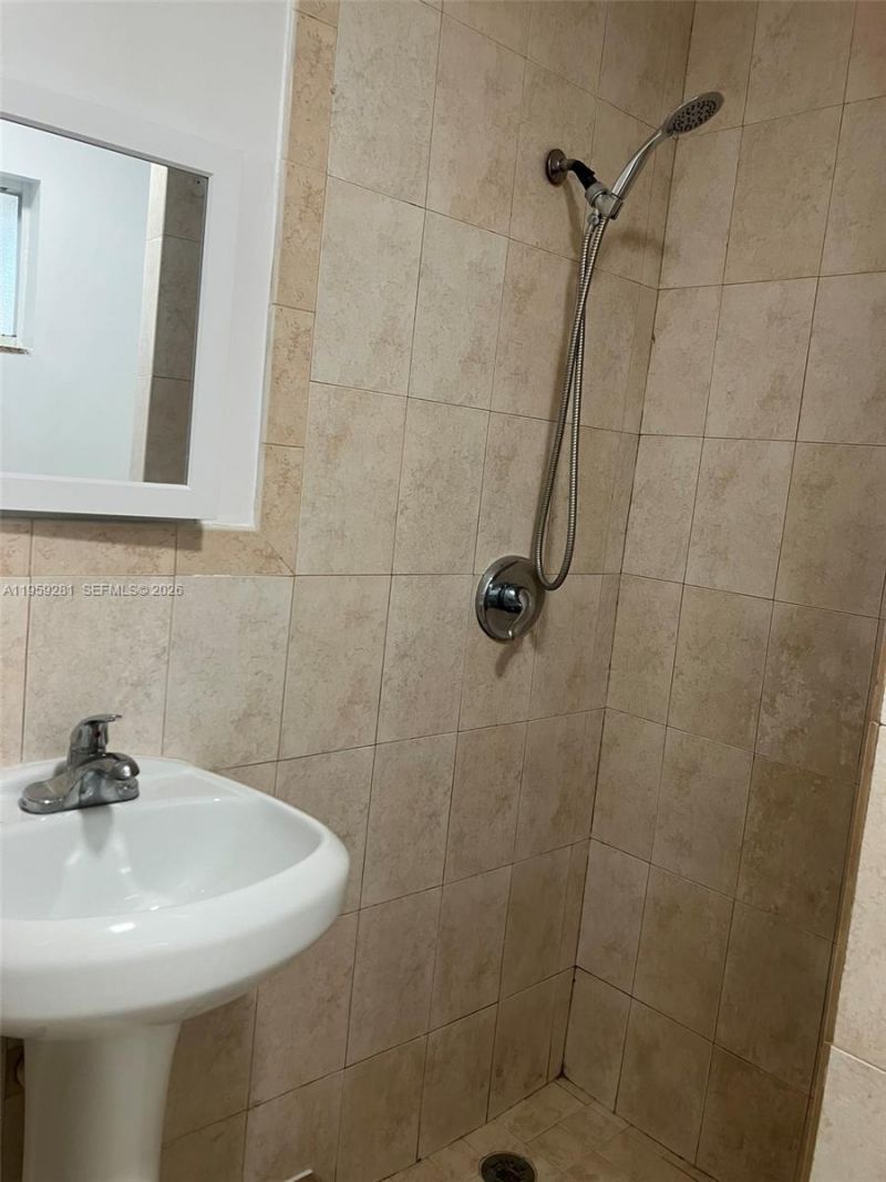 2731 NW 4th St, Unit 2, Miami, FL 33125 Photo