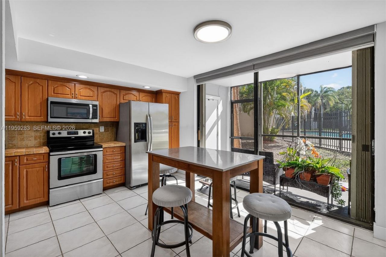 8540 SW 133rd Ave Rd, Unit 112, Miami, FL 33183 Photo