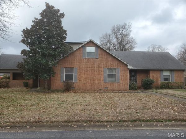 100 N Clayton Street, Charleston, MO 63834